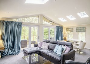 Living area - 2 bedroom accommodation in Eaton, Congleton (Eaton, Congleton)