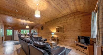 Woodland Rowan Lodge