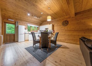 Geladeira, fogão, cooktop, lava-louças