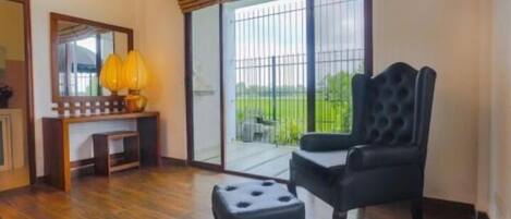 Suite with Private Gazzebo Paddy Field View | Hypo-allergenic bedding, free WiFi, bed sheets