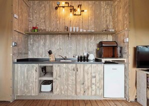 Kühlschrank, Ofen, Herdplatte, Toaster