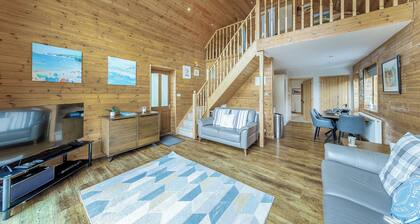 Lower Lake Boathouse