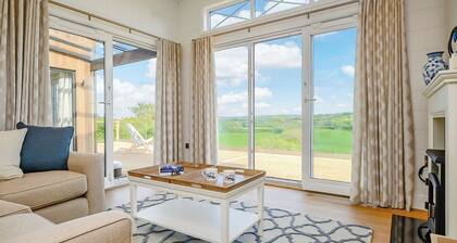Luxurious and contemporary lodge with panoramic views.