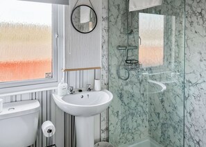 Bathroom - Country Lodge Six Spa (Tintagel)