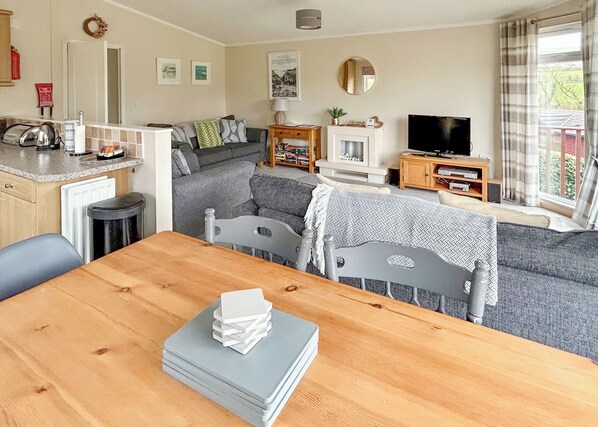 Living area - Country Lodge Six Spa (Tintagel)