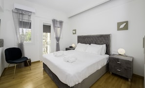 2 bedrooms, in-room safe, iron/ironing board, free WiFi