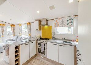 Fridge, oven, stovetop, toaster