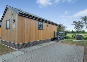 Unclassified image, 3 of 16, button