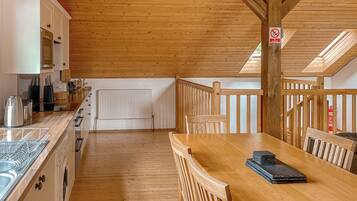 Fridge, oven, stovetop, toaster