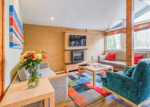 Living area - Very comfortable lodge with one double and one twin. (Millom)