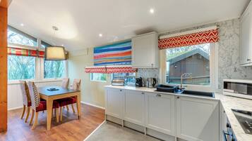 Fridge, oven, stovetop, toaster