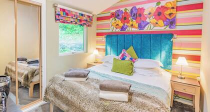 Very comfortable lodge with one double and one twin.