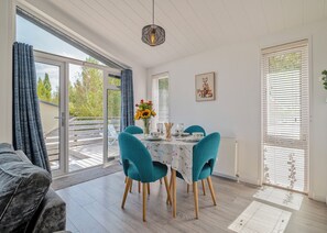 Dining - 2 bedroom accommodation in Cannington (Cannington)