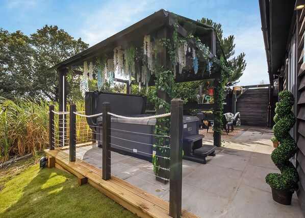 Terrace/patio - 1 bedroom accommodation in South Duffield, Nr York (South Duffield, Nr York)