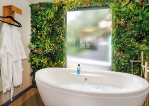 Bathroom - 1 bedroom accommodation in South Duffield, Nr York (South Duffield, Nr York)