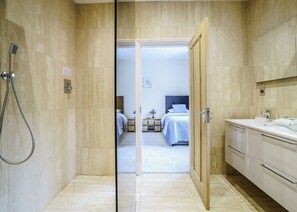 Bathroom - Modern spacious barn conversion with stylish finish. (Eaton, Congleton)