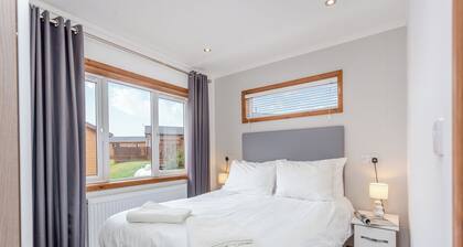 2 bedroom accommodation in Castlewood
