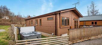 2 bedroom accommodation in Castlewood