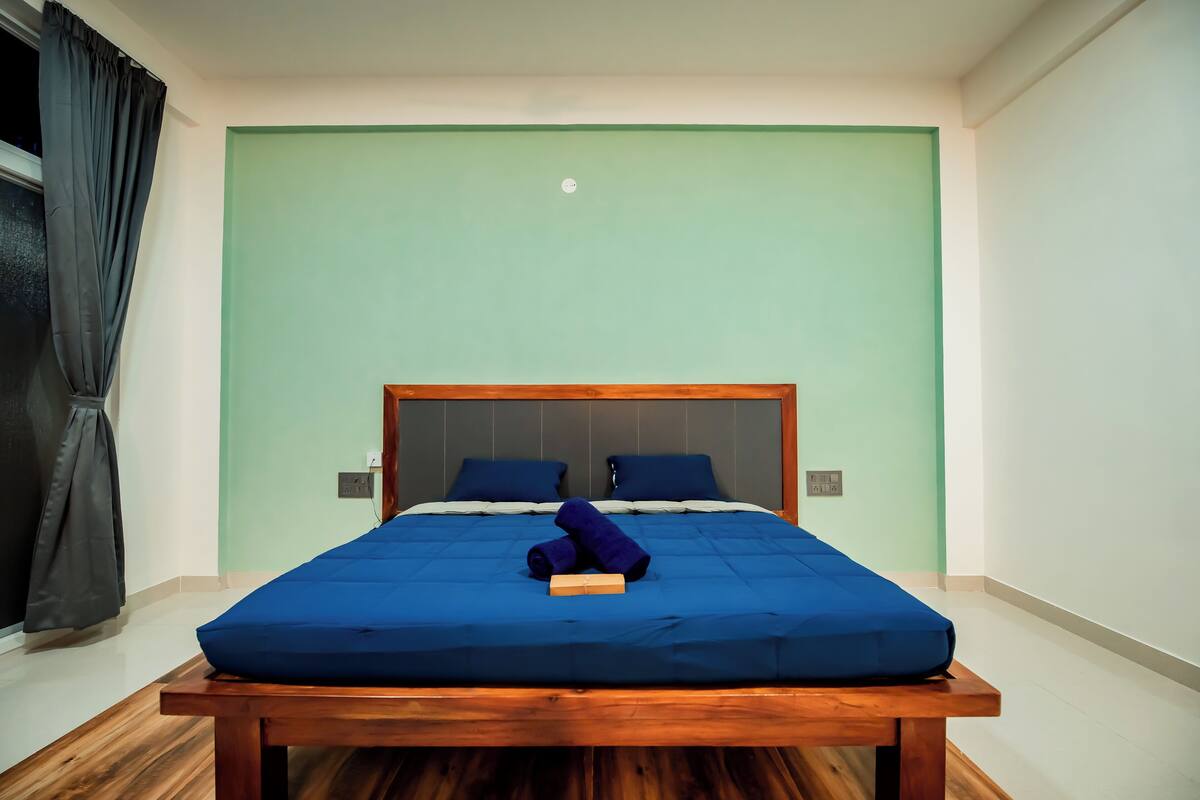 Standard Room, 1 Double Bed | 1 bedroom, desk, free WiFi
