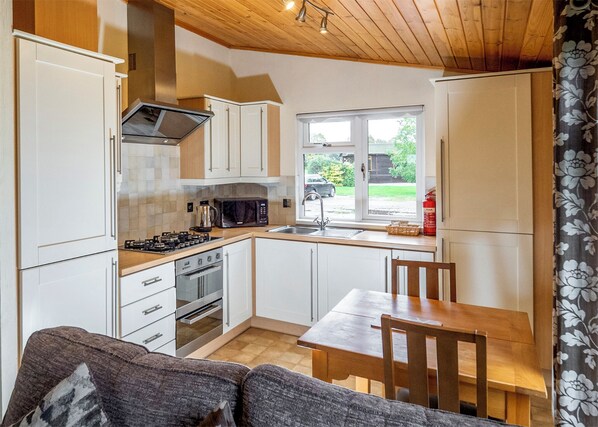 Fridge, oven, stovetop, toaster