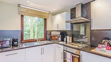 Fridge, oven, stovetop, toaster