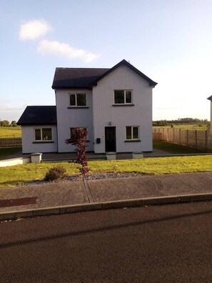 House | Exterior - Entire House, Self Catering in Castlerea Ireland (Ballintober)