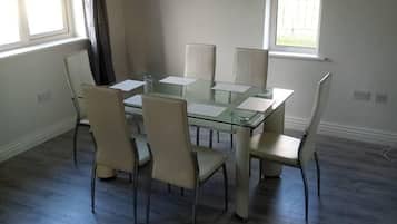 單棟房屋 | 私人廚房 | 雪櫃、微波爐、焗爐、爐具