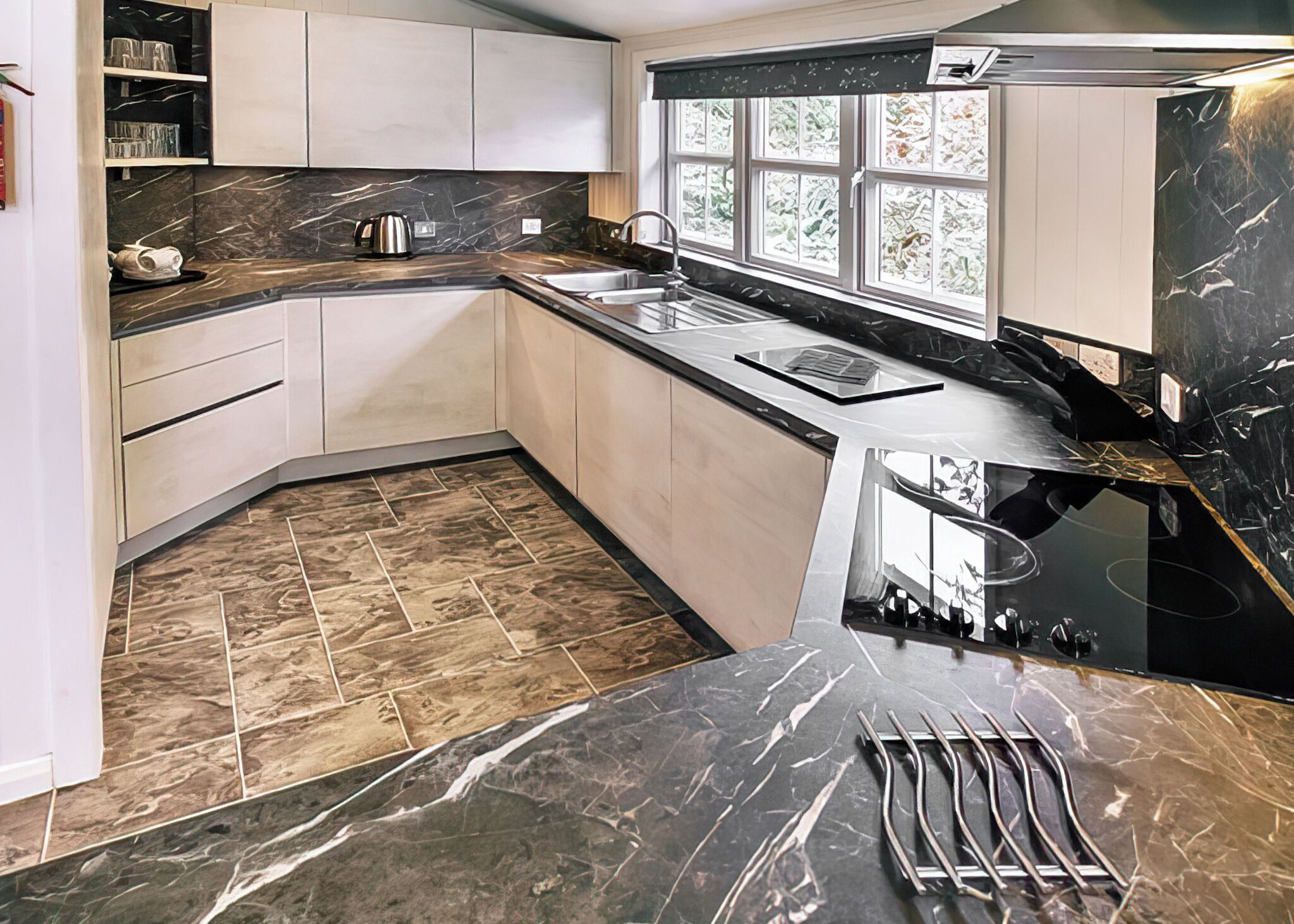 Réfrigérateur, four, plaque de cuisson, grille-pain