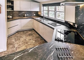 Fridge, oven, stovetop, toaster - 1 bedroom accommodation in Milford-on-Sea, Nr Lymington (Milford-on-Sea, Nr Lymington)