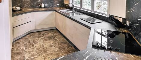 Fridge, oven, stovetop, toaster