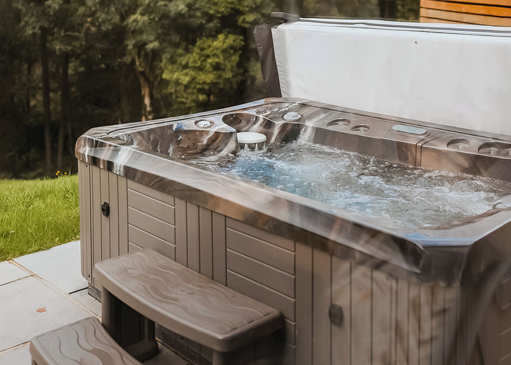 Bain à remous extérieur