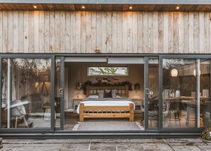 1 室のベッドルーム、WiFi (無料)