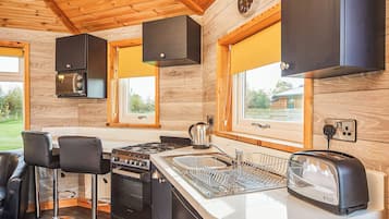 冰箱、烤箱、炉灶、烤面包机