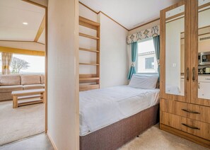 2 bedrooms