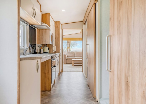 Fridge, oven, stovetop, toaster