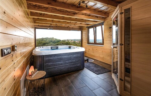 Amazing home in Grabrovnik with sauna