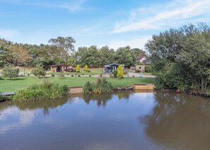 المنطقة المحيطة بالمنشأة