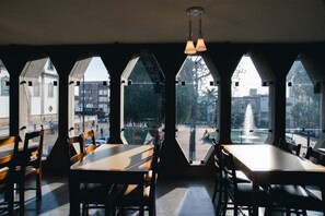 Dagelijks ontbijtbuffet inbegrepen