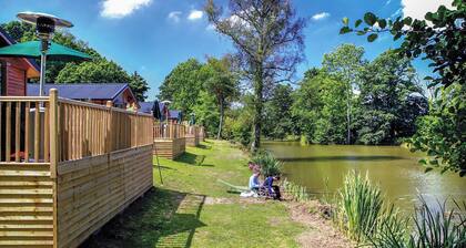 Lakeside Willow Lodge