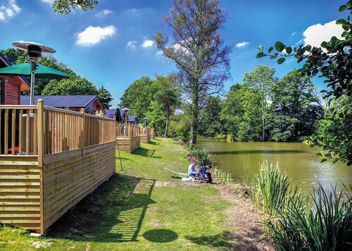 Lakeside Willow Lodge