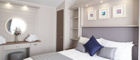 2 bedrooms