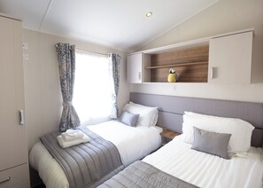 2 bedrooms - Spacious and contemporary holiday home providing superb space and comfort. (Lendalfoot)