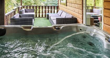3 bedroom accommodation in Nr Leek