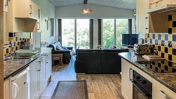 Réfrigérateur, four, plaque de cuisson, lave-vaisselle