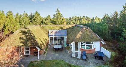 Gepflegtes Ferienhaus mit Pool fĂŒr 10 Personen