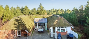 Gepflegtes Ferienhaus mit Pool für 10 Personen