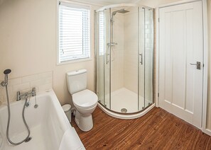 Bathroom - Contemporary lodge furnished to a very high standard. (Tunstall, Nr Hull)