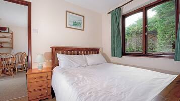 2 bedrooms, bed sheets