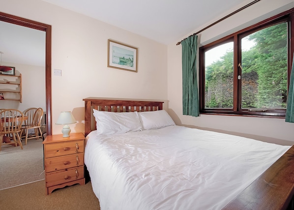 2 bedrooms, bed sheets