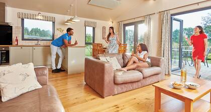A stunning luxury lodge, perfect for a couples retreat or family break.